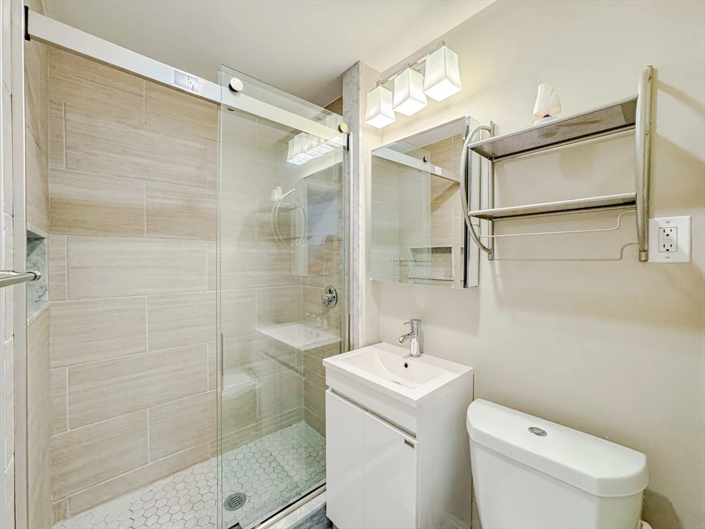 1 bed, 1 bath apartment for rent at 19 Town Hill St Unit 2, Quincy — photo 6 of 9