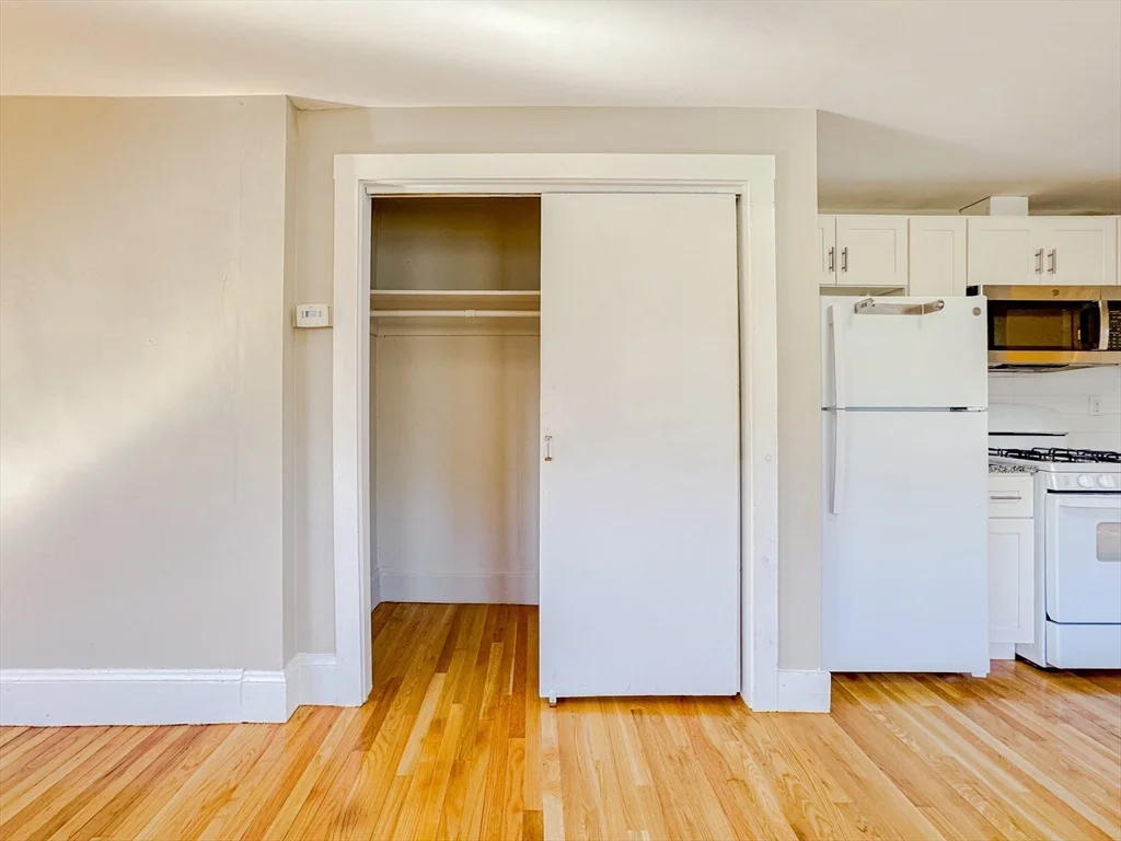 1 bed, 1 bath apartment for rent at 19 Town Hill St Unit 2, Quincy — photo 5 of 9