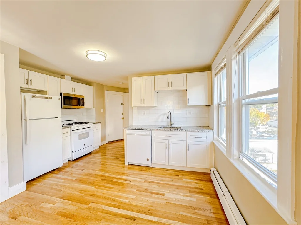 1 bed, 1 bath apartment for rent at 19 Town Hill St Unit 2, Quincy — photo 4 of 9