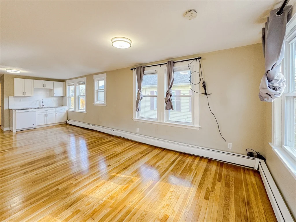 1 bed, 1 bath apartment for rent at 19 Town Hill St Unit 2, Quincy — photo 1 of 9