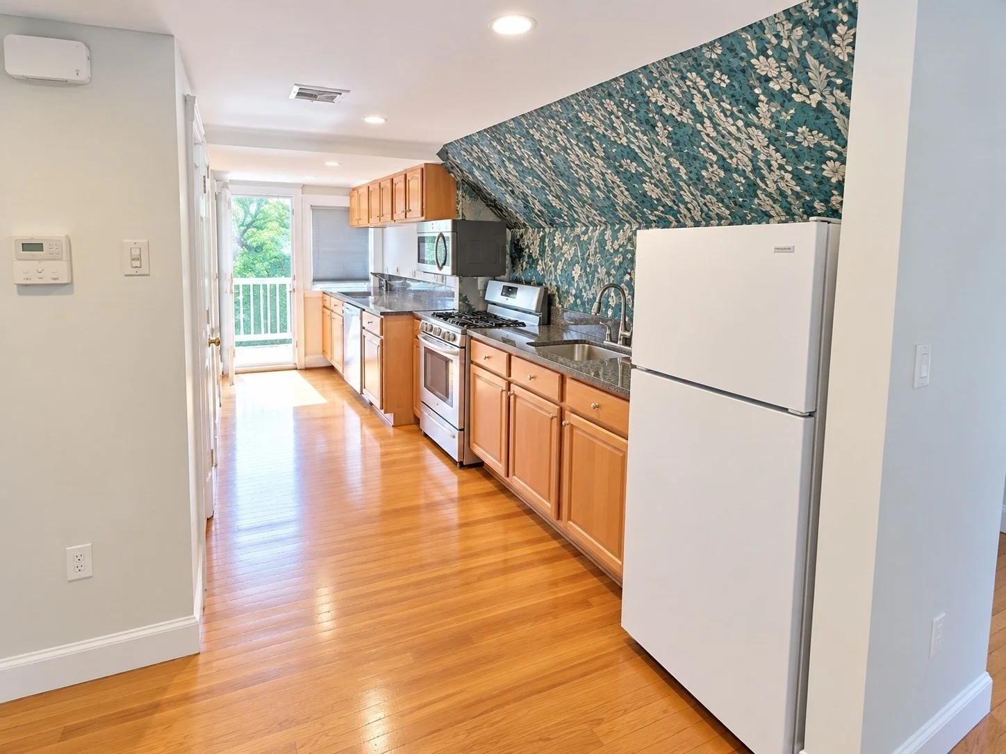 2 bed, 1 bath apartment for rent at 19 Trescott St Unit 3, Quincy — photo 4 of 22