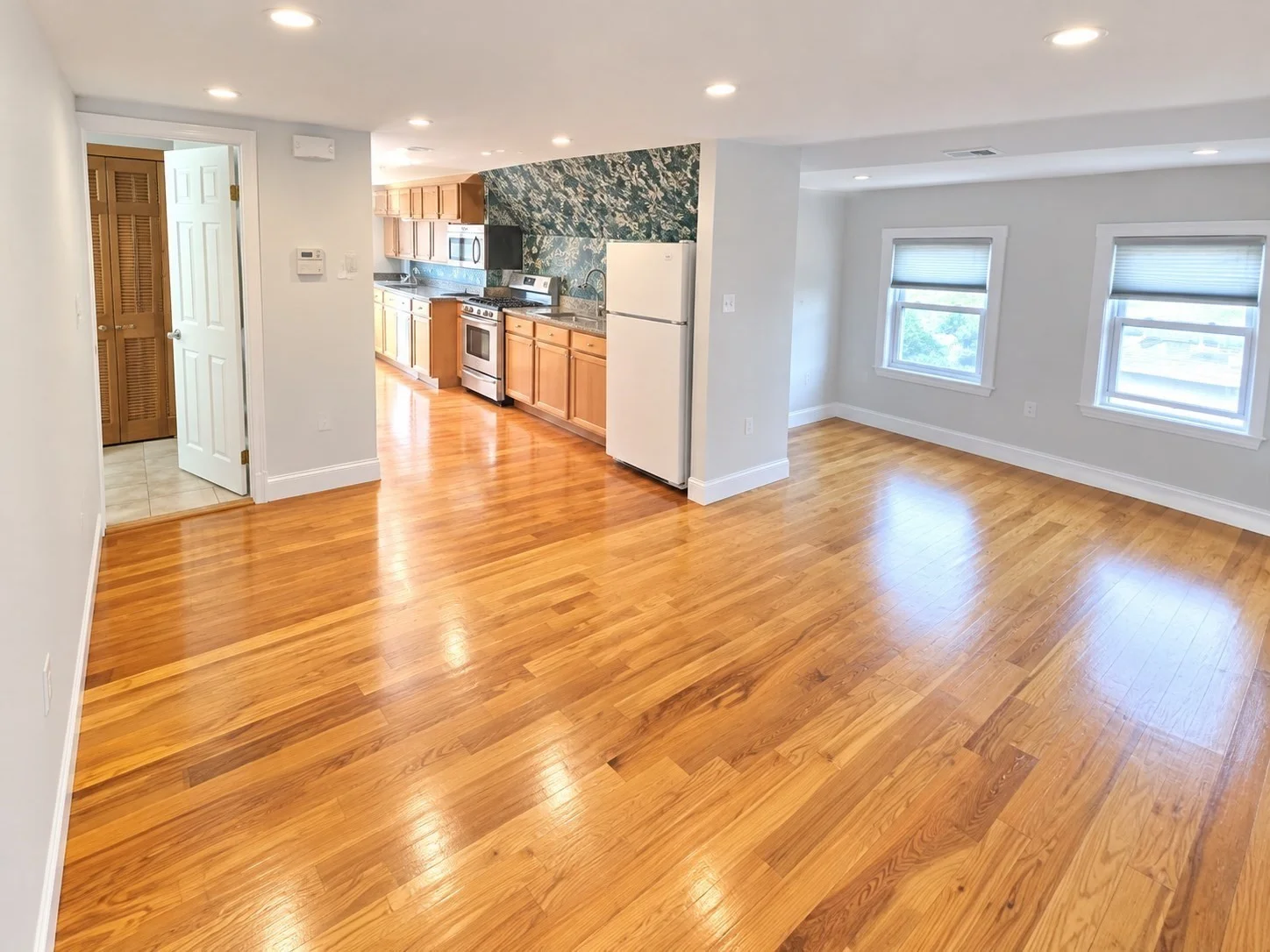 2 bed, 1 bath apartment for rent at 19 Trescott St Unit 3, Quincy — photo 6 of 22