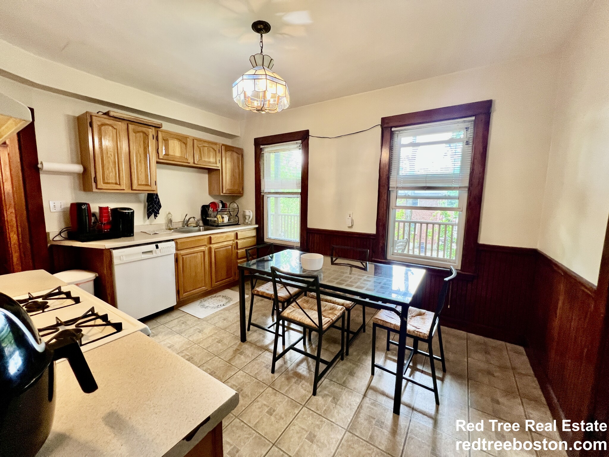 3 bed, 1 bath apartment for rent at 19 Turner St Unit 2, Brighton — photo 3 of 13