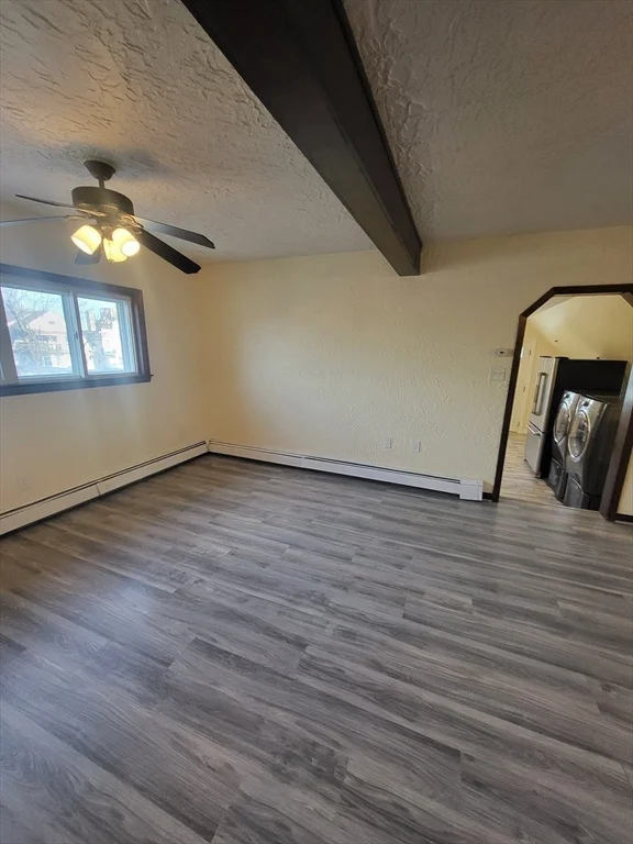 2 bed, 1 bath apartment for rent at 19 Underhill St Unit 2, Winthrop — photo 3 of 18