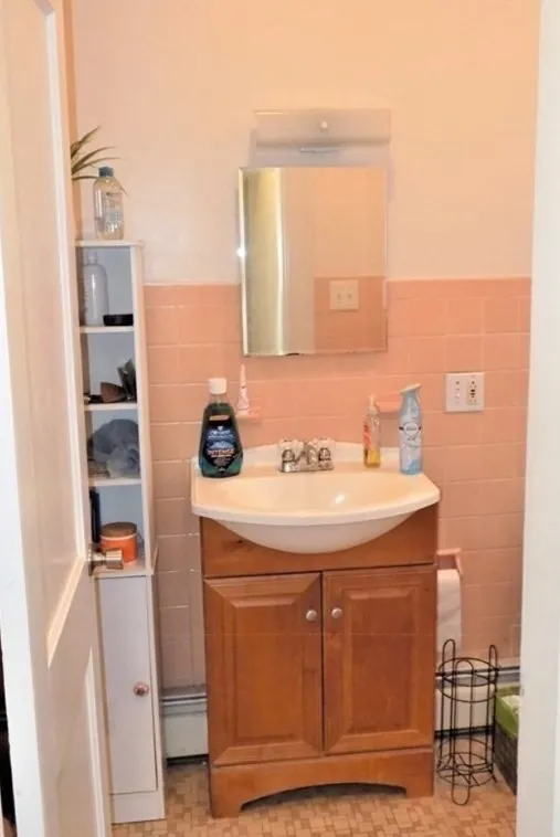 3 bed, 1 bath apartment for rent at 19 University Rd Unit 3, Aspinwall Hill — photo 11 of 16