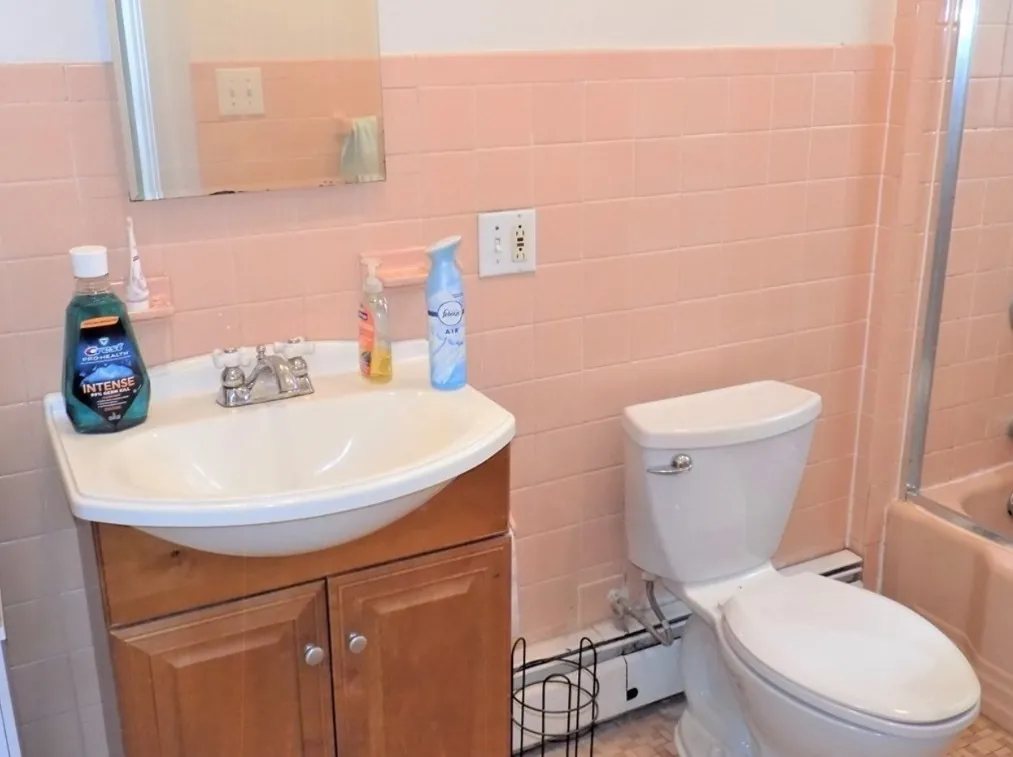 3 bed, 1 bath apartment for rent at 19 University Rd Unit 3, Aspinwall Hill — photo 12 of 16