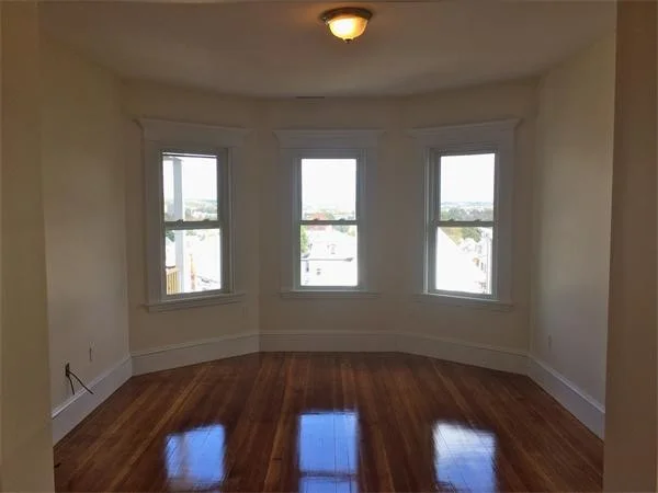 4 bed, 3 bath apartment for rent at 19 Upland Park Unit 2, Winter Hill — photo 14 of 26