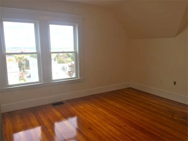 4 bed, 3 bath apartment for rent at 19 Upland Park Unit 2, Winter Hill — photo 11 of 26