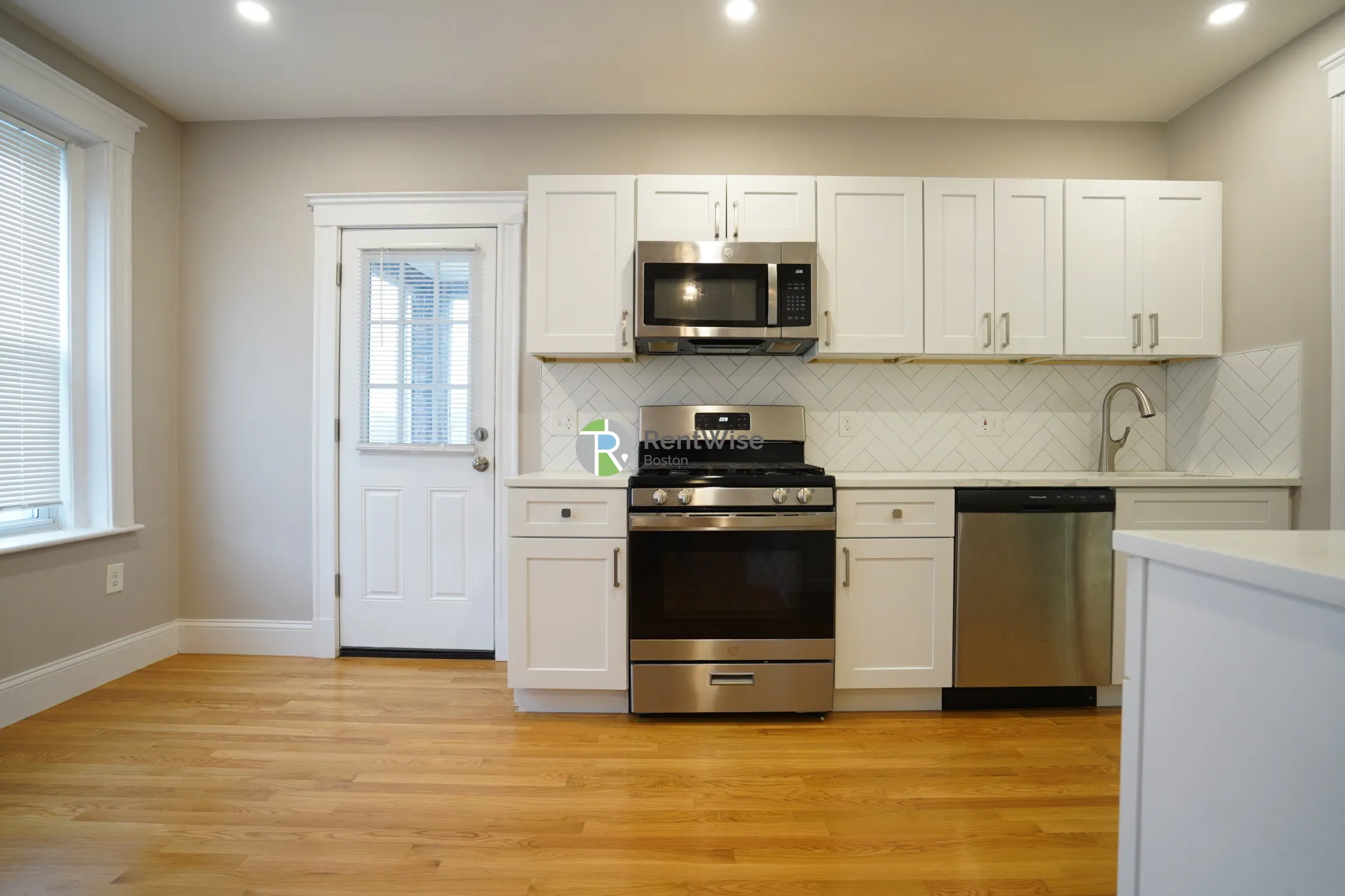 2 bed, 1 bath apartment for rent at 19 Vinal St Unit 10, Brighton — photo 7 of 20
