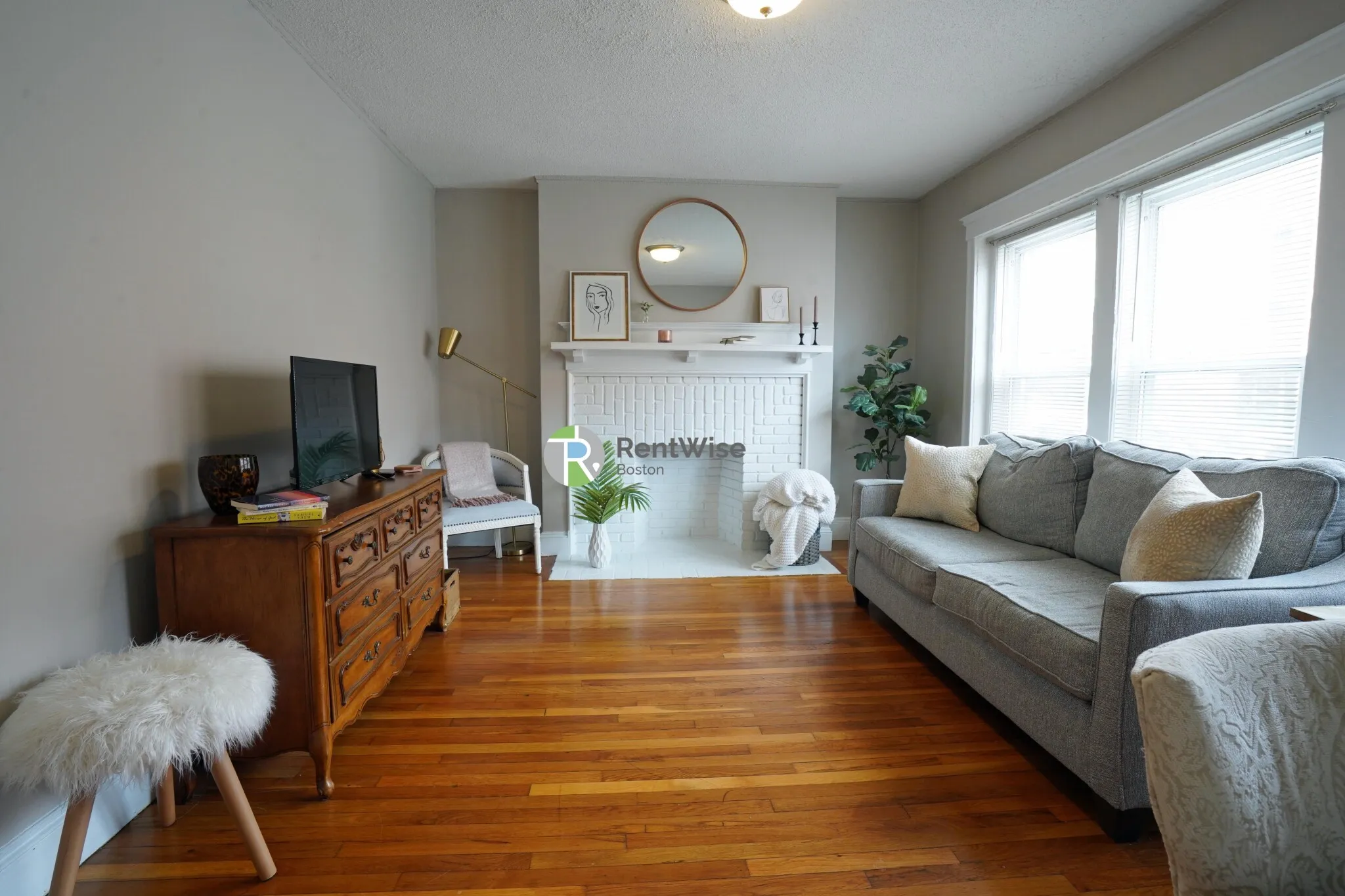 2 bed, 1 bath apartment for rent at 19 Vinal St Unit 2, Brighton