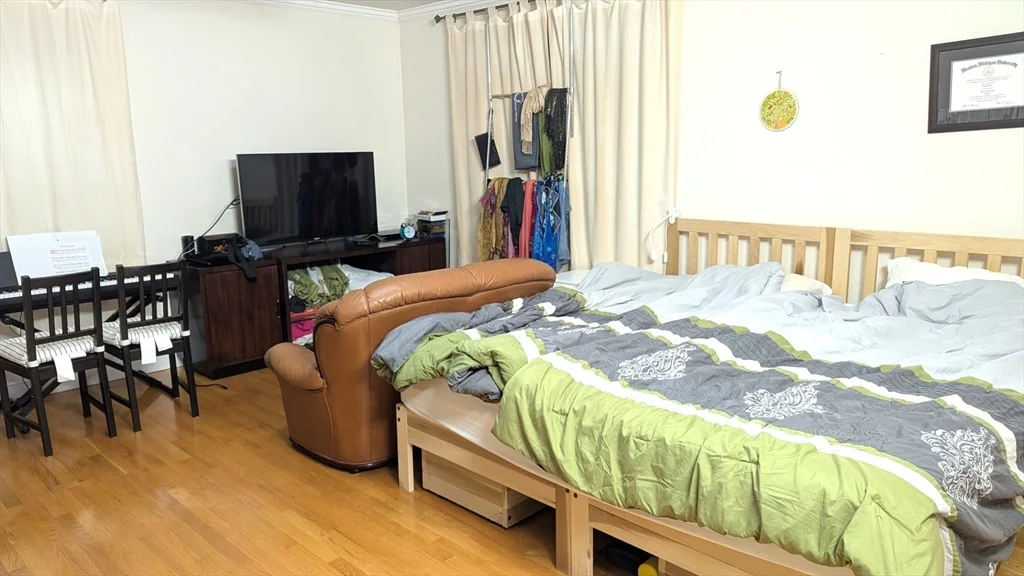 3 bed, 2 bath apartment for rent at 19 Vineland St Unit 19, Brighton — photo 10 of 13