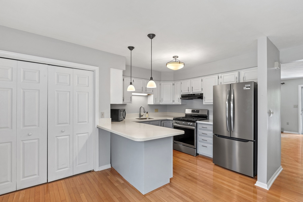 2 bed, 1 bath apartment for rent at 19 W Main Unit 14, Merrimac — photo 11 of 25