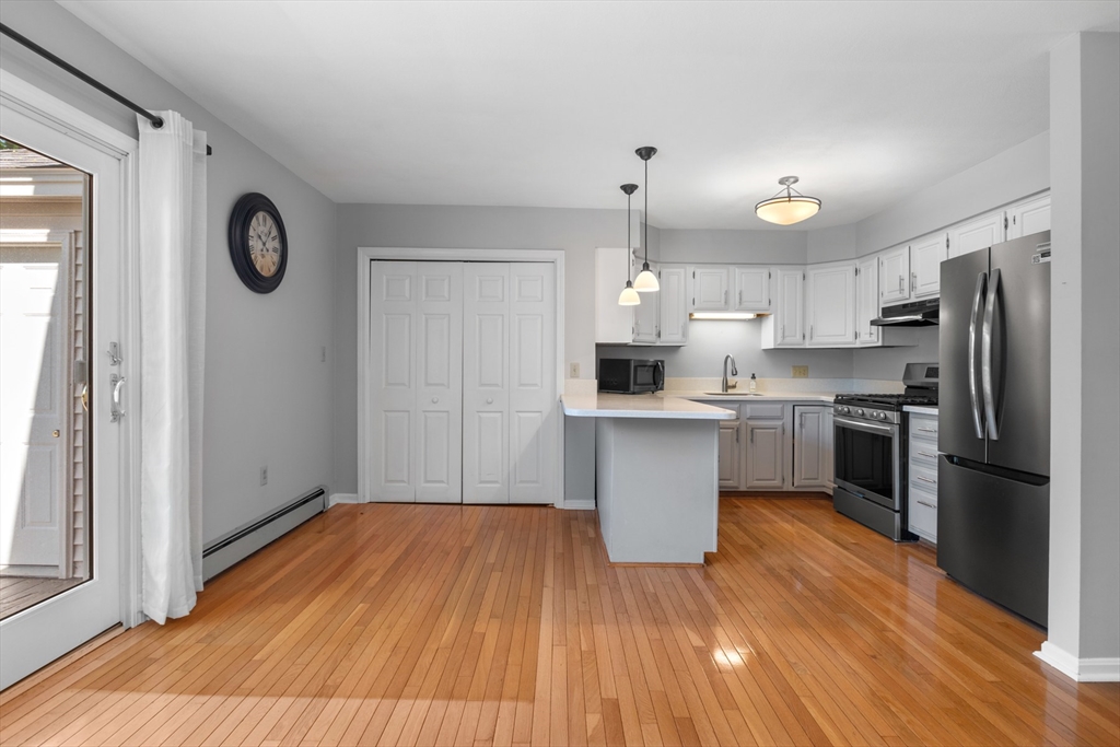 2 bed, 1 bath apartment for rent at 19 W Main Unit 14, Merrimac — photo 9 of 25