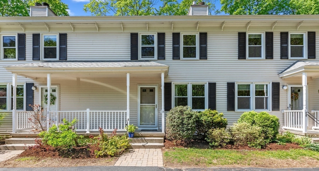 2 bed, 1 bath apartment for rent at 19 W Main Unit 14, Merrimac — photo 1 of 25
