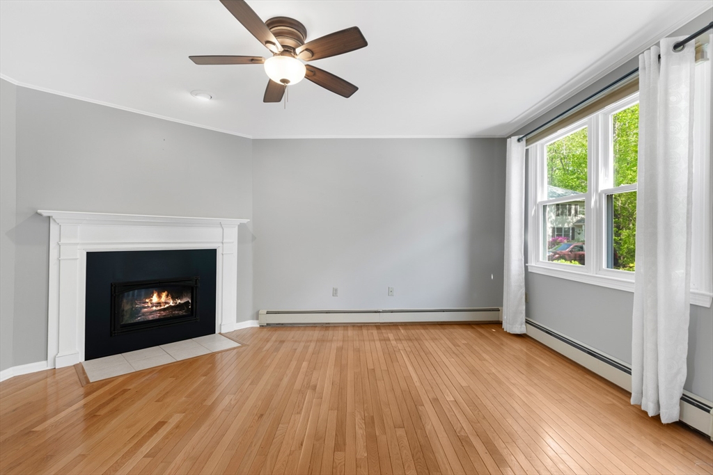 2 bed, 1 bath apartment for rent at 19 W Main Unit 14, Merrimac — photo 5 of 25