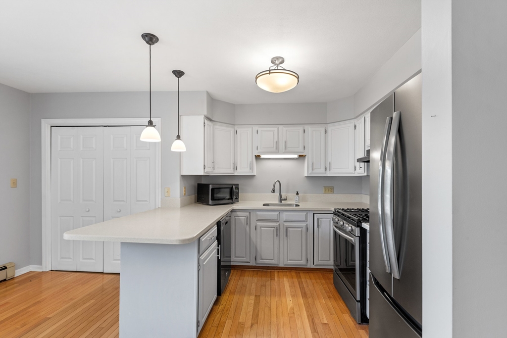 2 bed, 1 bath apartment for rent at 19 W Main Unit 14, Merrimac — photo 13 of 25