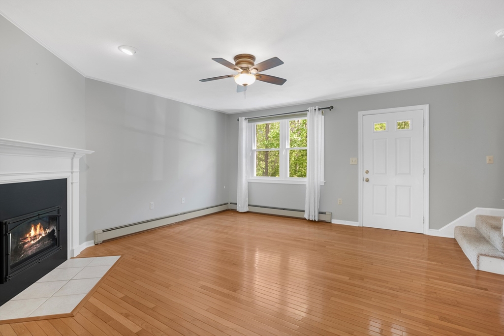 2 bed, 1 bath apartment for rent at 19 W Main Unit 14, Merrimac — photo 6 of 25