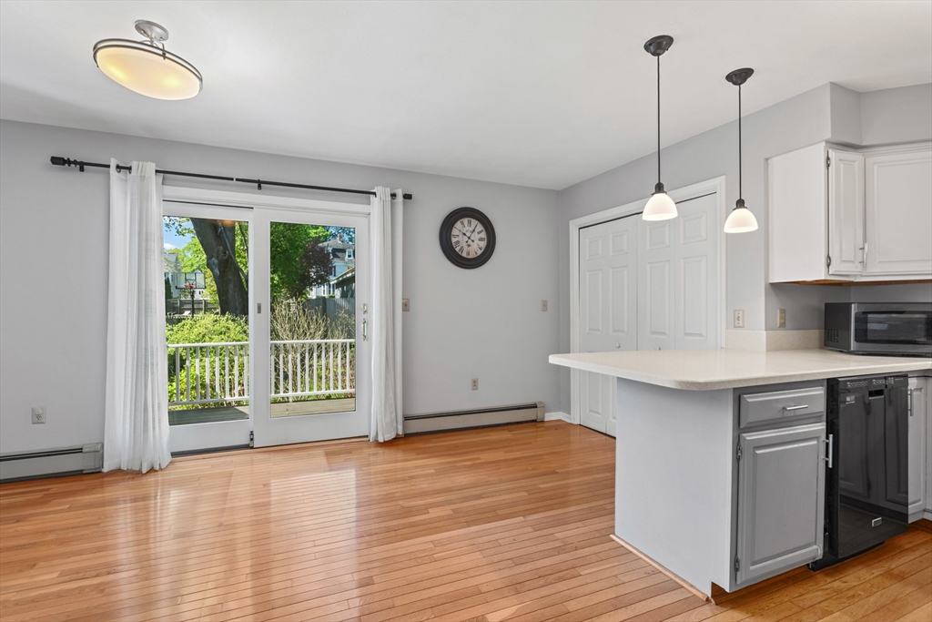2 bed, 1 bath apartment for rent at 19 W Main Unit 14, Merrimac — photo 10 of 25