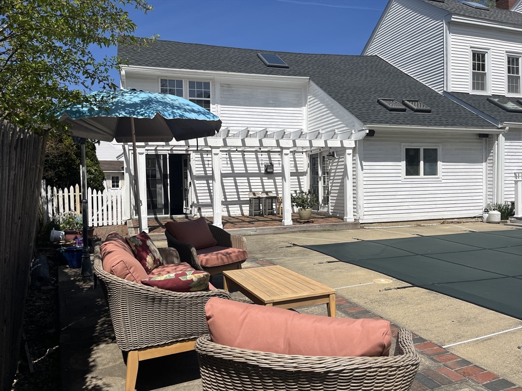 2 bed, 2 bath apartment for rent at 19 Washington Unit 2, Beverly