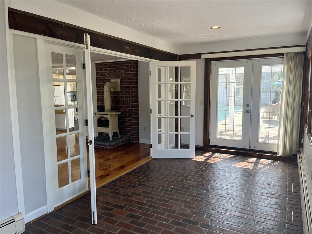 2 bed, 2 bath apartment for rent at 19 Washington Unit 2, Beverly — photo 5 of 21