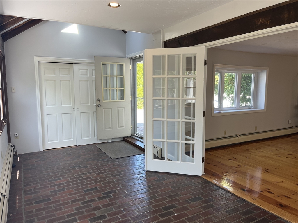 2 bed, 2 bath apartment for rent at 19 Washington Unit 2, Beverly — photo 6 of 21