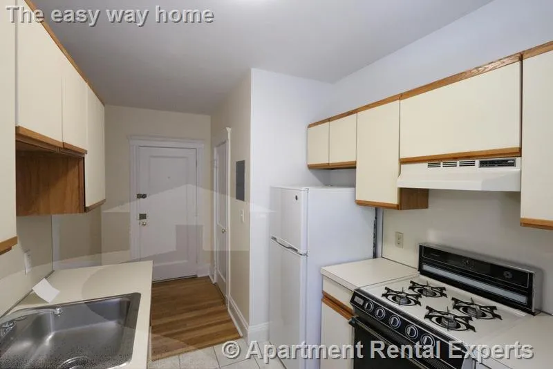 Studio bed, 1 bath apartment for rent at 19 Wendell St Unit 1, Harvard Square — photo 6 of 10
