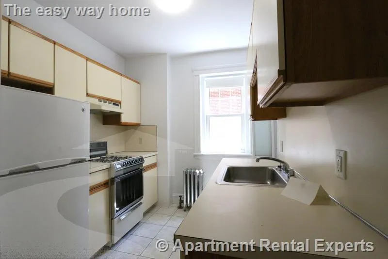 Studio bed, 1 bath apartment for rent at 19 Wendell St Unit 1, Harvard Square — photo 4 of 10
