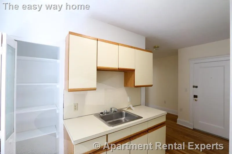 Studio bed, 1 bath apartment for rent at 19 Wendell St Unit 1, Harvard Square — photo 5 of 10