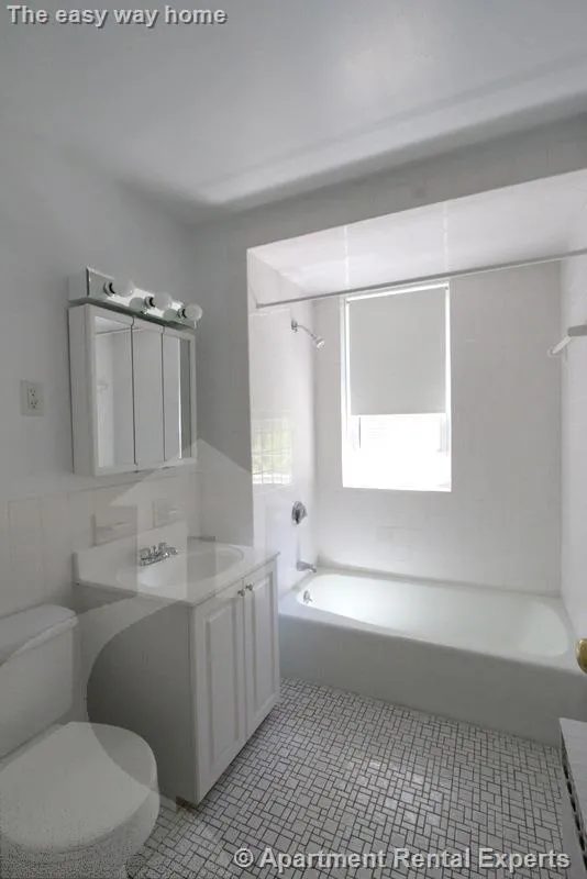 Studio bed, 1 bath apartment for rent at 19 Wendell St Unit 1, Harvard Square — photo 9 of 10