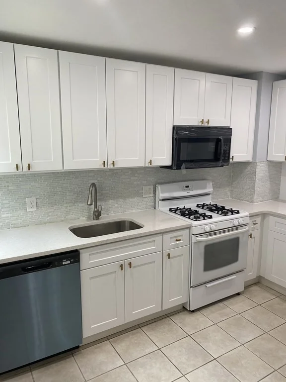 3 bed, 1 bath apartment for rent at 19 Whittemore St Unit 19, Medford — photo 4 of 18