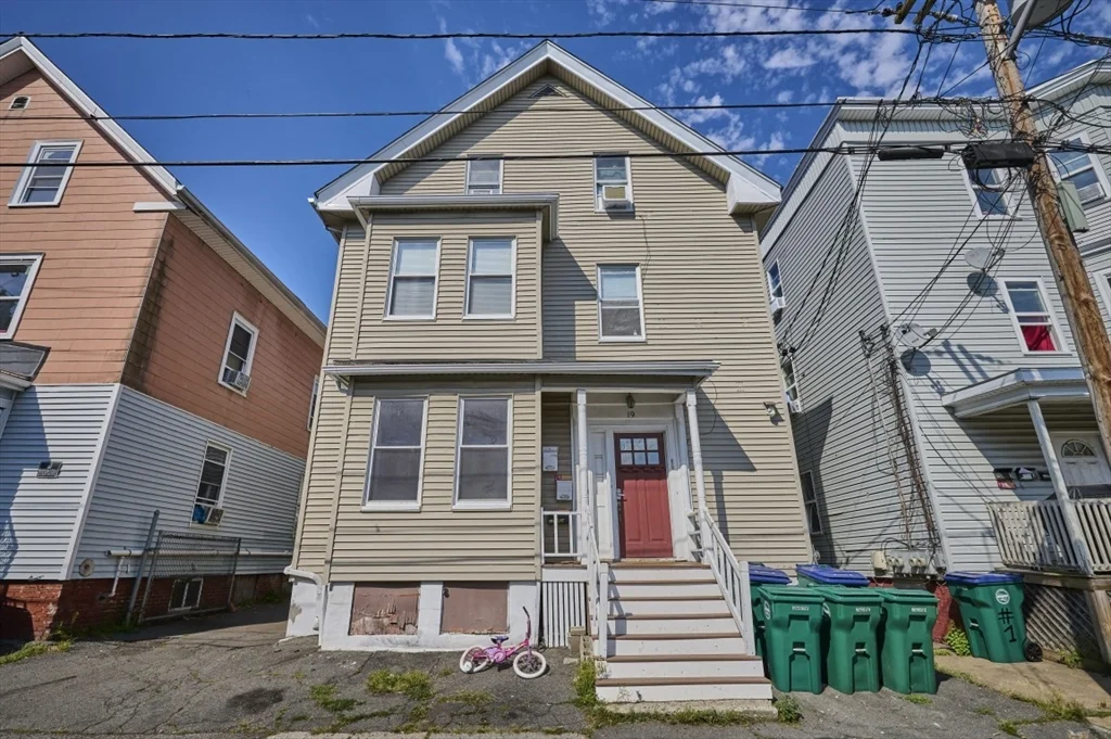 2 bed, 1 bath apartment for rent at 19 Whittier St Unit 1, Lynn — photo 1 of 15