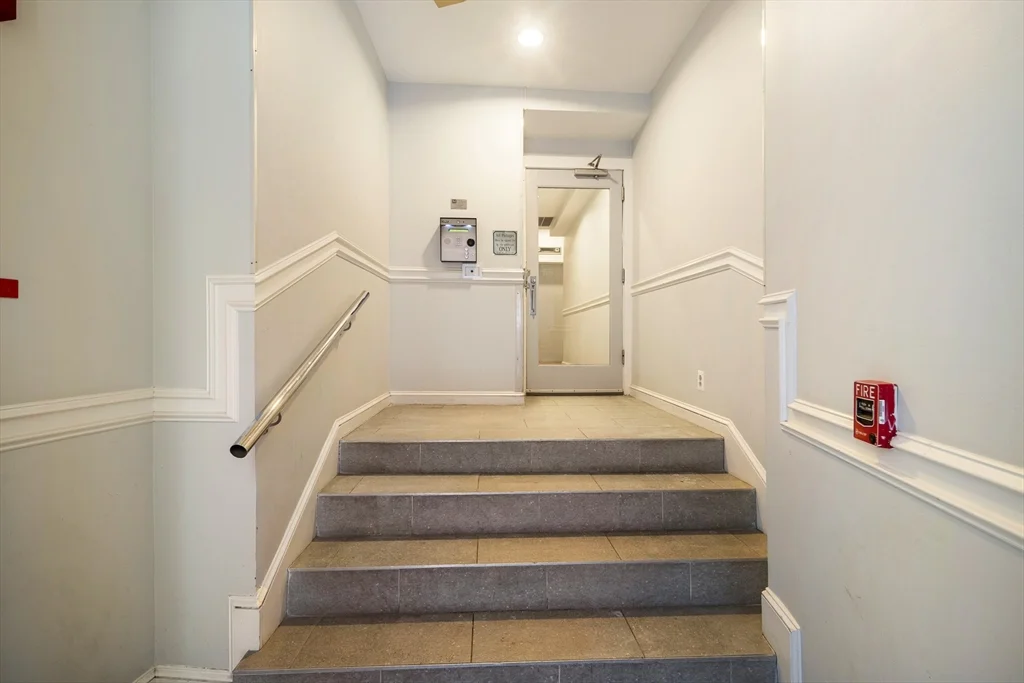 2 bed, 1 bath apartment for rent at 19 Wiget St Unit 402, North End — photo 10 of 10