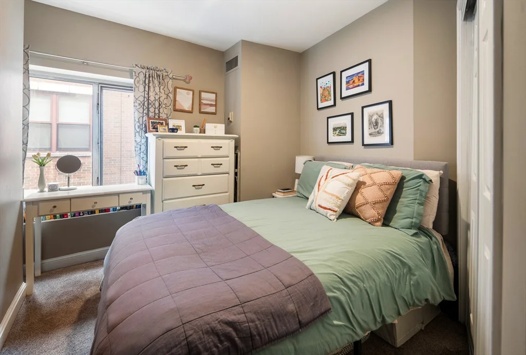 2 bed, 1 bath apartment for rent at 19 Wiget St Unit 402, North End — photo 8 of 10