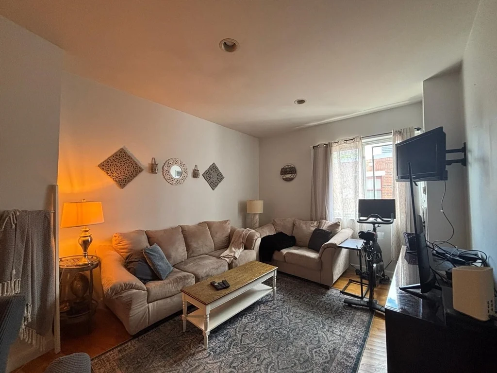 1 bed, 1 bath apartment for rent at 19 Wiget St Unit 503, North End — photo 4 of 6
