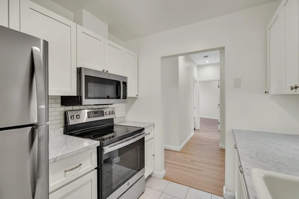 2 bed, 1 bath apartment for rent at 19 Wiget St Unit 505, North End — photo 9 of 23