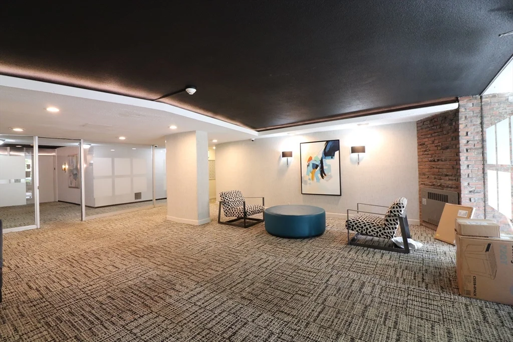 1 bed, 1 bath apartment for rent at 19 Winchester St Unit 102, Coolidge Corner — photo 15 of 17