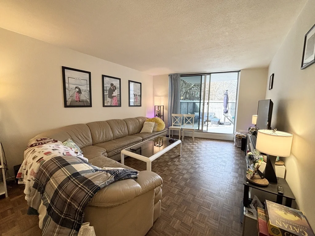 1 bed, 1 bath apartment for rent at 19 Winchester St Unit 102, Coolidge Corner