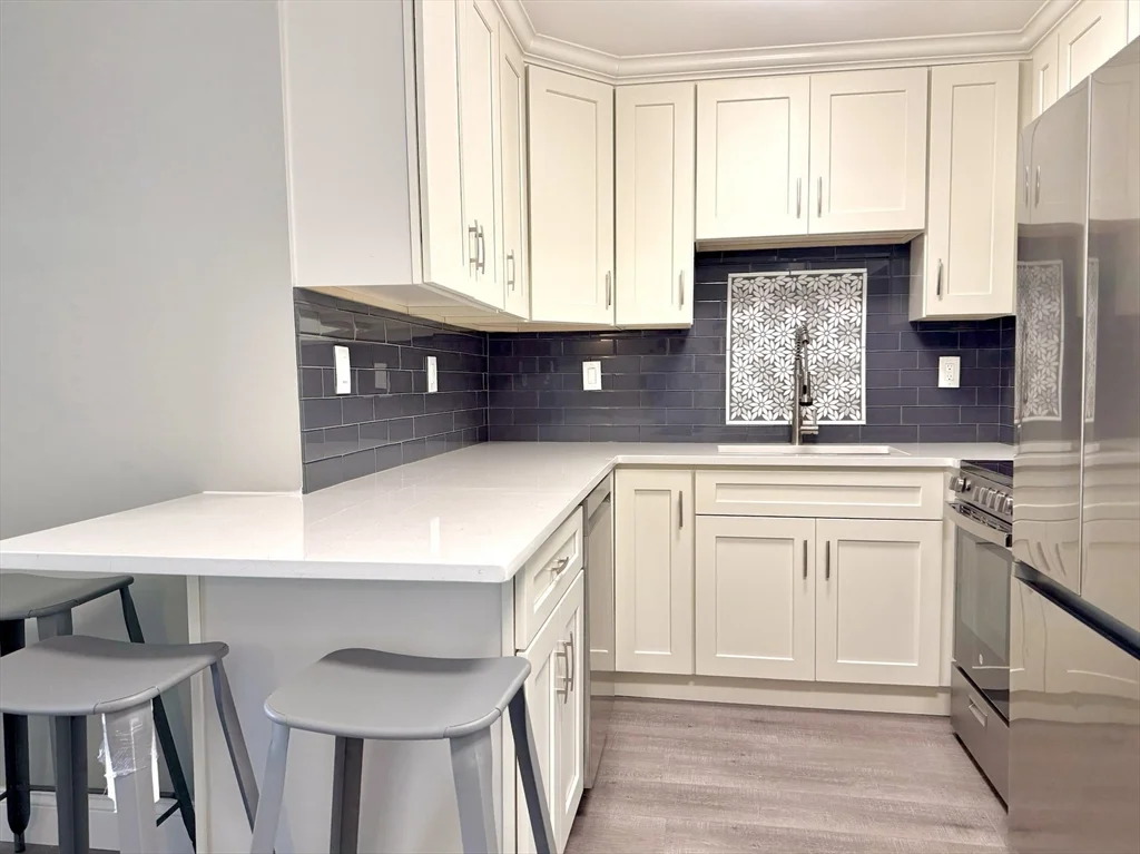 1 bed, 1 bath apartment for rent at 19 Winchester St Unit 210, Coolidge Corner — photo 3 of 15