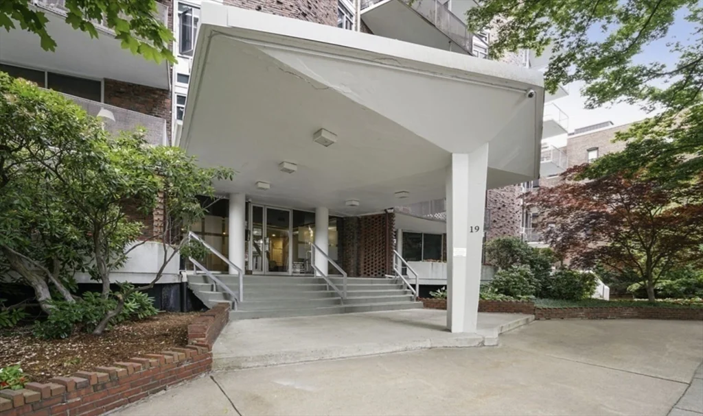 1 bed, 1 bath apartment for rent at 19 Winchester St Unit 210, Coolidge Corner — photo 15 of 15