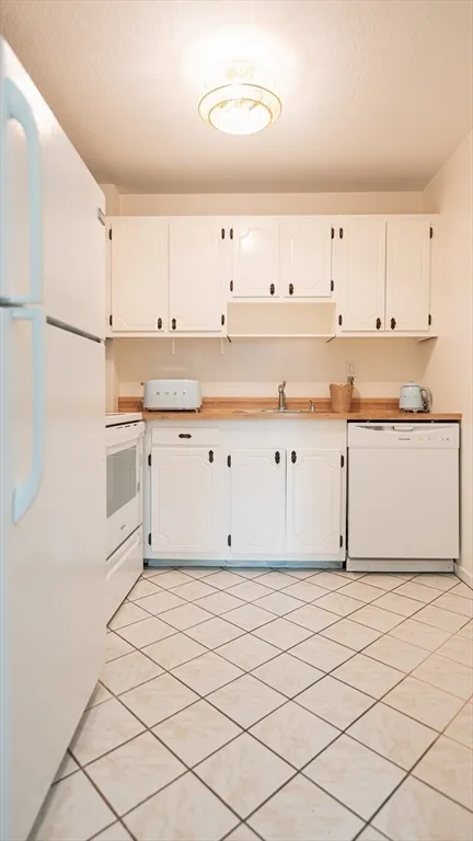 1 bed, 1 bath apartment for rent at 19 Winchester St Unit 301, North Brookline — photo 3 of 19