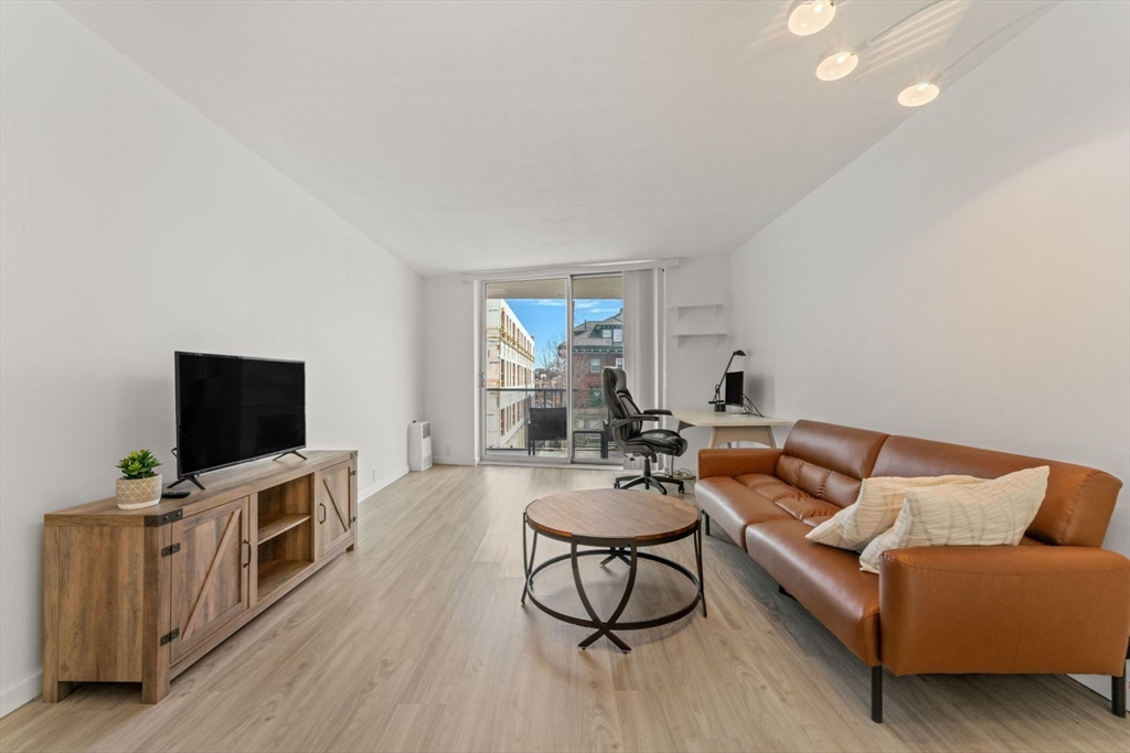 1 bed, 1 bath apartment for rent at 19 Winchester St Unit 312, Coolidge Corner — photo 2 of 22