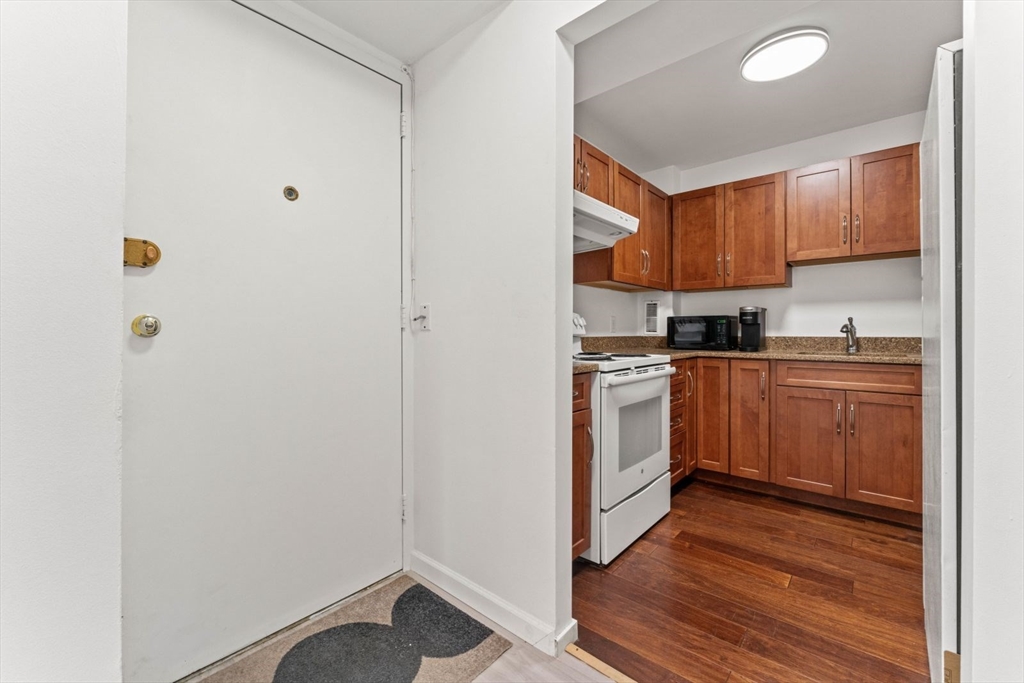 1 bed, 1 bath apartment for rent at 19 Winchester St Unit 312, Coolidge Corner — photo 10 of 22