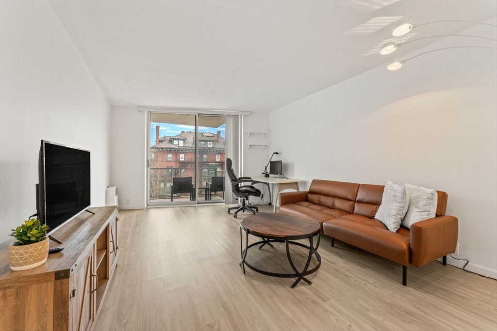 1 bed, 1 bath apartment for rent at 19 Winchester St Unit 312, Coolidge Corner — photo 3 of 22