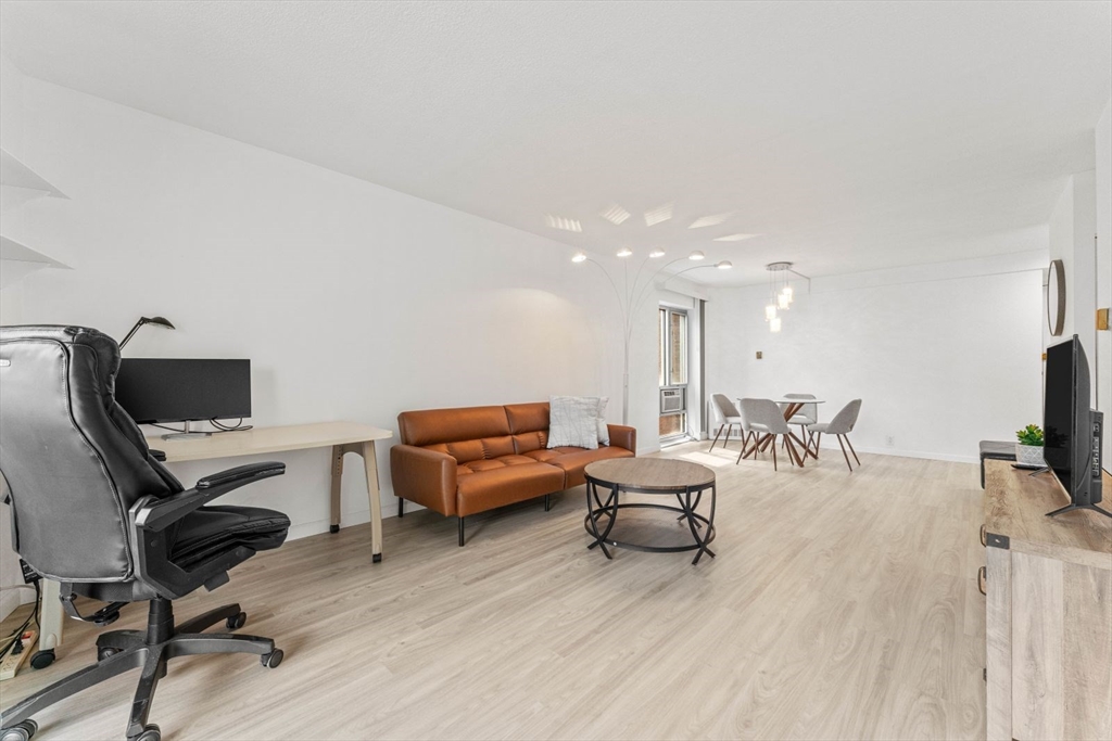 1 bed, 1 bath apartment for rent at 19 Winchester St Unit 312, Coolidge Corner — photo 5 of 22