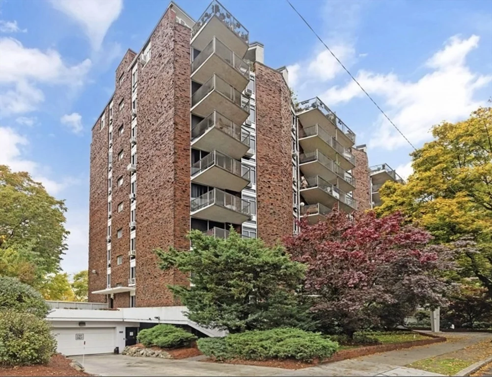 1 bed, 1 bath apartment for rent at 19 Winchester St Unit 702, North Brookline — photo 1 of 27