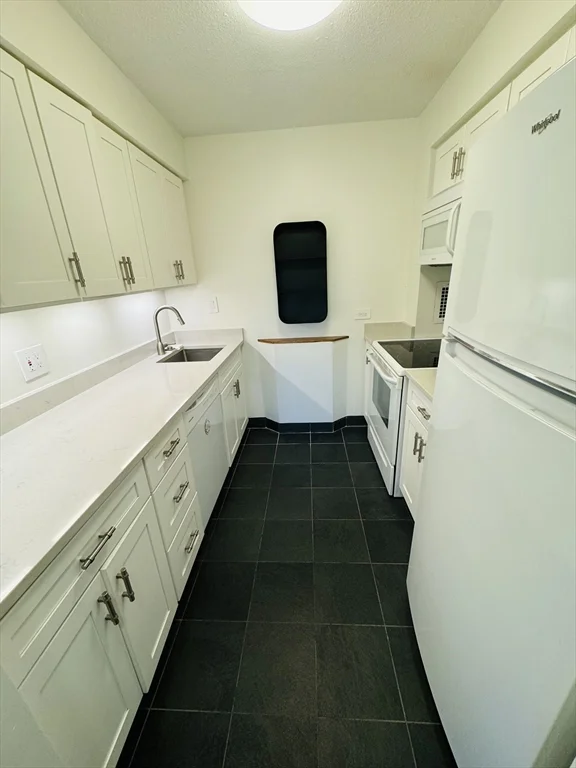 1 bed, 1 bath apartment for rent at 19 Winchester St Unit 702, North Brookline — photo 7 of 27
