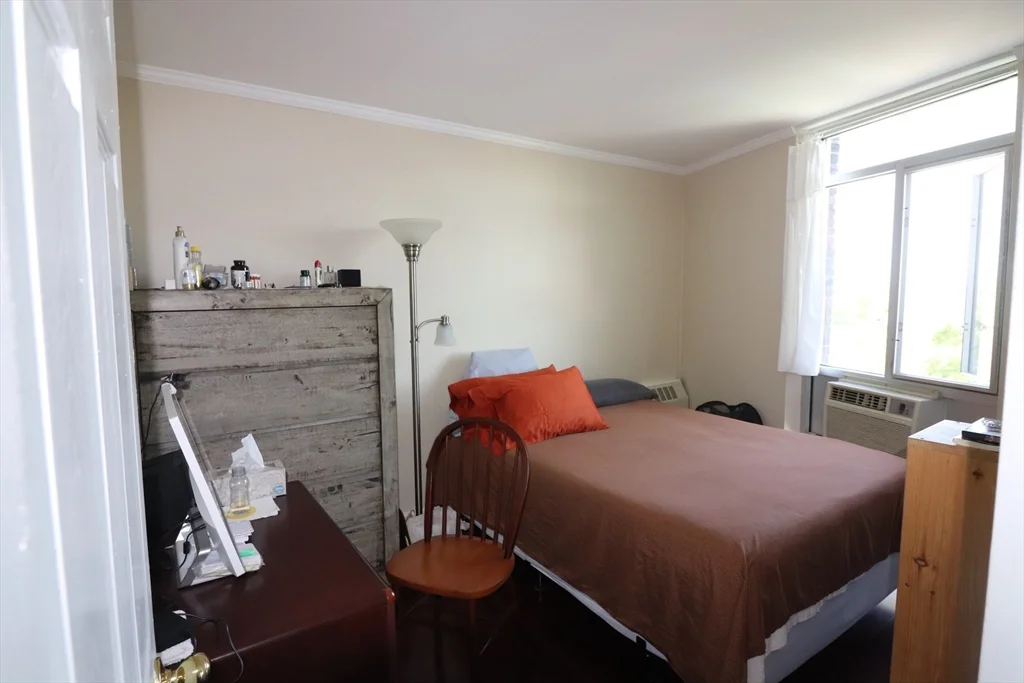 1 bed, 1 bath apartment for rent at 19 Winchester St Unit 708, Coolidge Corner — photo 4 of 10