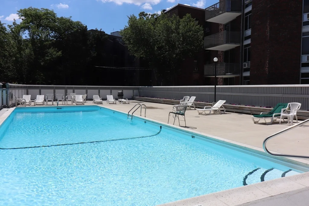 1 bed, 1 bath apartment for rent at 19 Winchester St Unit 708, Coolidge Corner — photo 9 of 10
