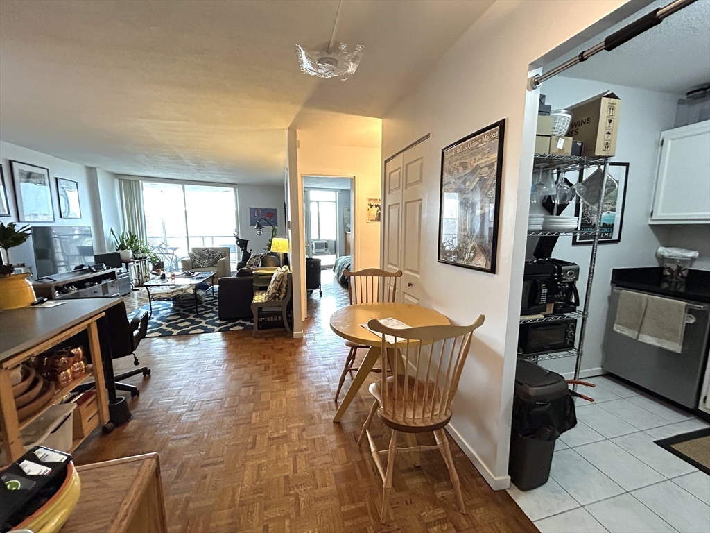 1 bed, 1 bath apartment for rent at 19 Winchester St Unit 710, Coolidge Corner — photo 3 of 19