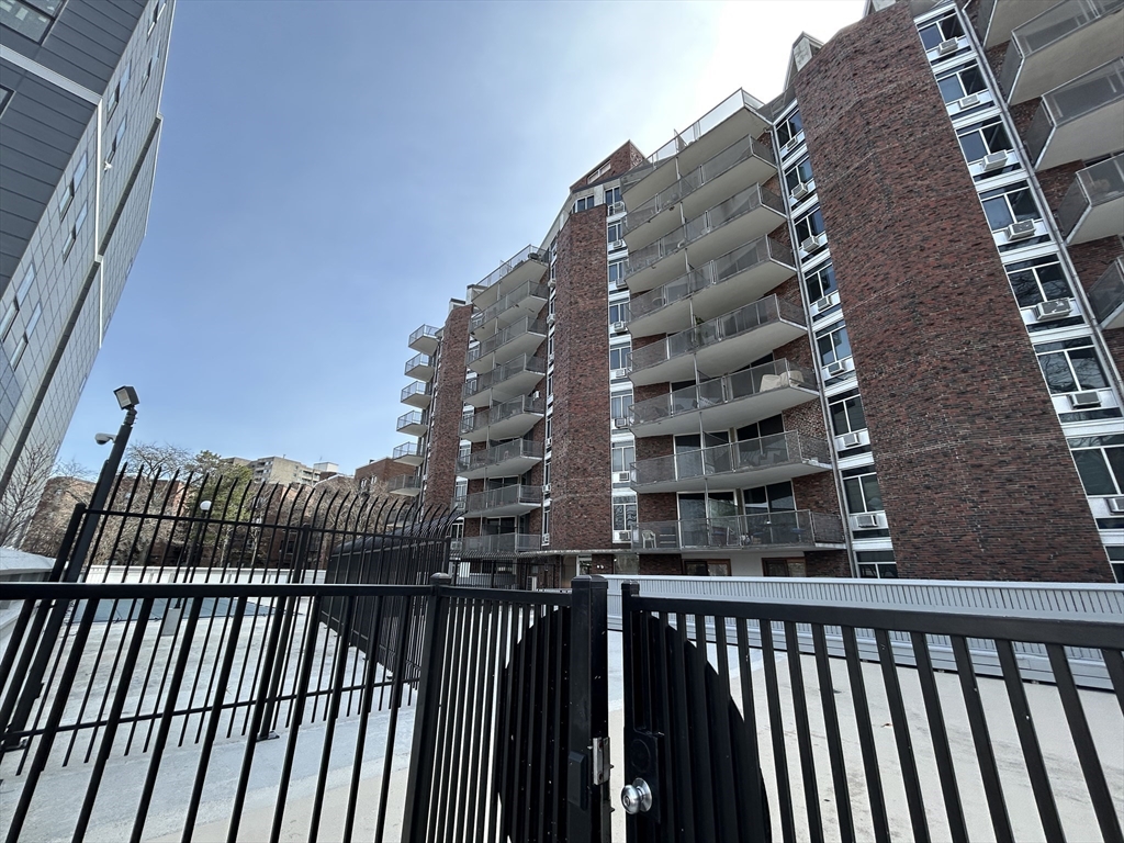 1 bed, 1 bath apartment for rent at 19 Winchester St Unit 710, Coolidge Corner — photo 18 of 19